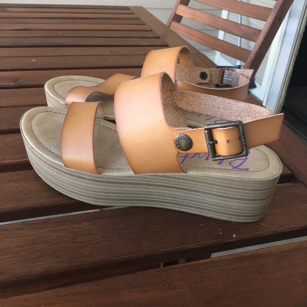 Platform sandals
